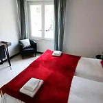De 3*