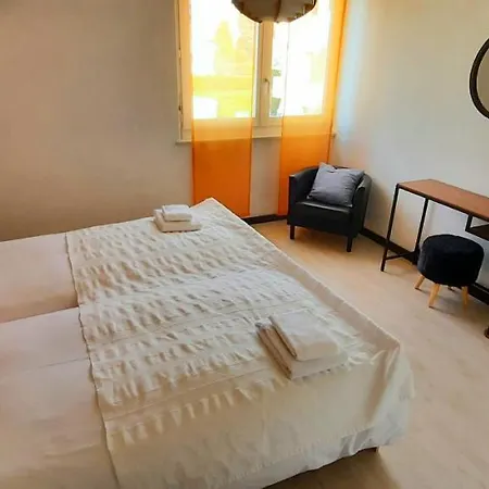 De 3*